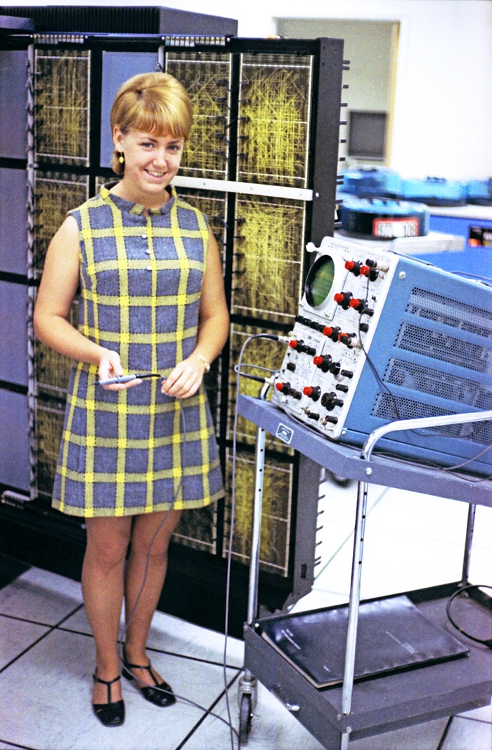 Women at Bell Labs in 1967 and women going into the STEM fields today