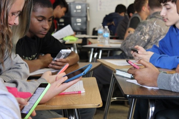 Do Smartphones Help or Hurt Students’ Academic Achievement? – The Atlantic