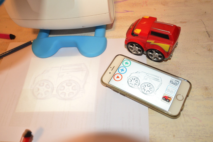 Here’s a toy projector used for students to draw and practice their fine motor skills