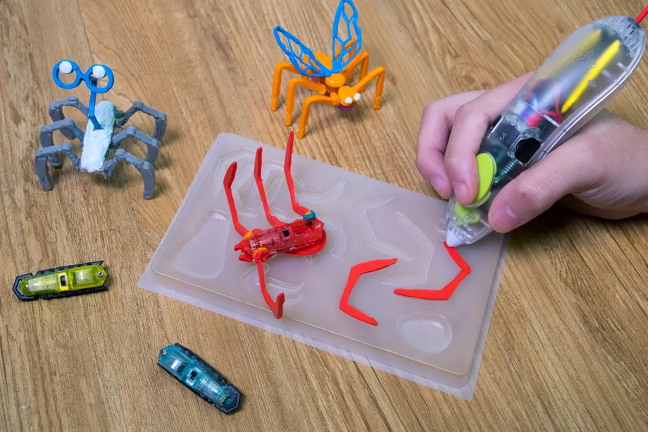 {Making} New kit from 3Doodler allows students to make their own Hexbug